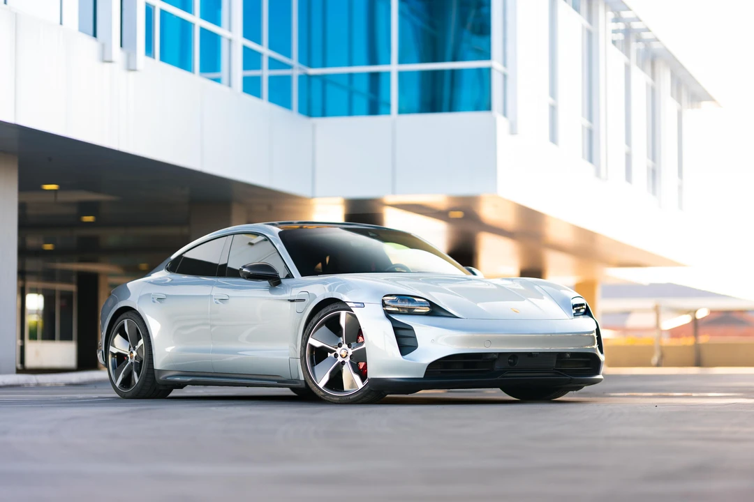 2020 Porsche Taycan 4S - Image 10 of 31