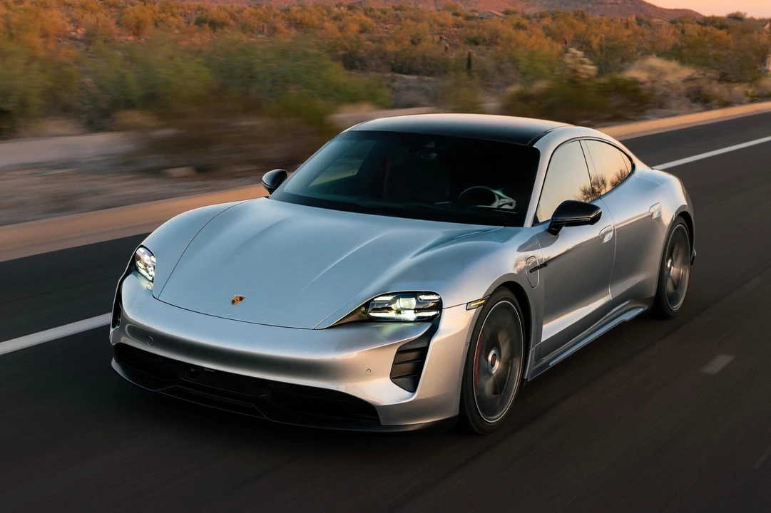 2020 Porsche Taycan 4S - Image 16 of 31