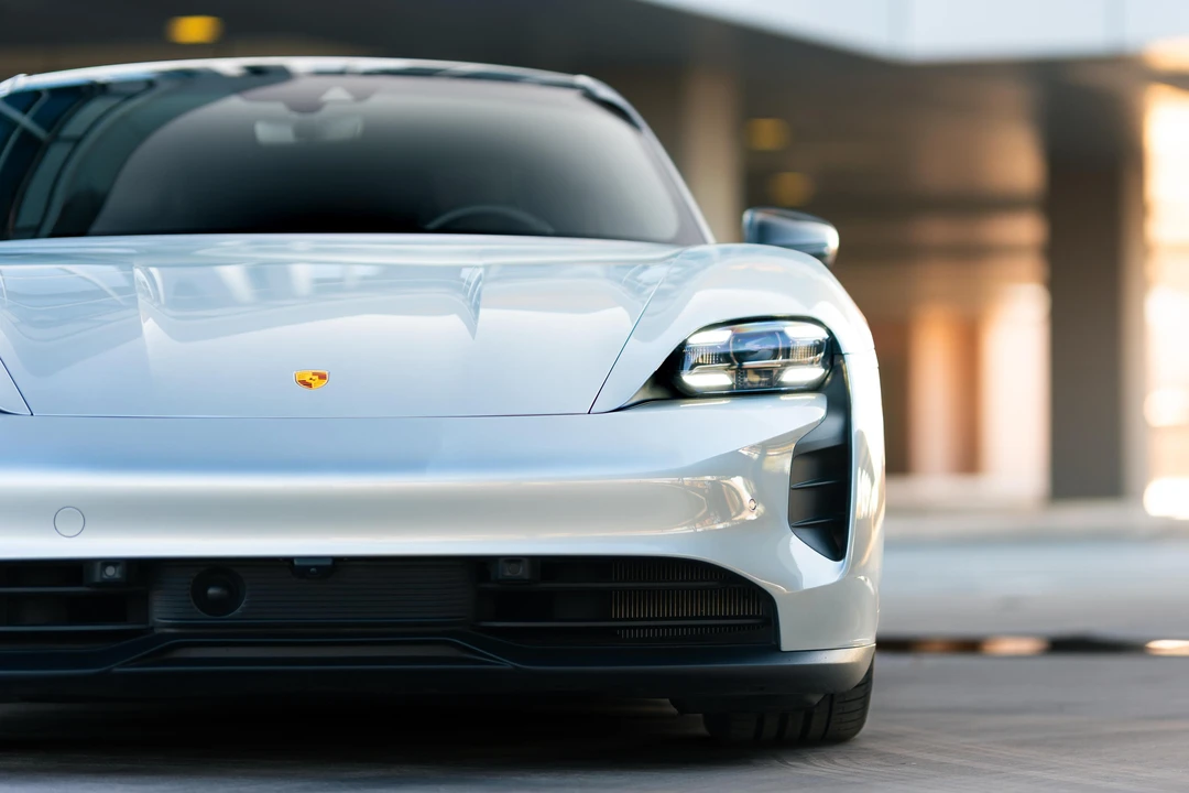 2020 Porsche Taycan 4S - Image 21 of 31