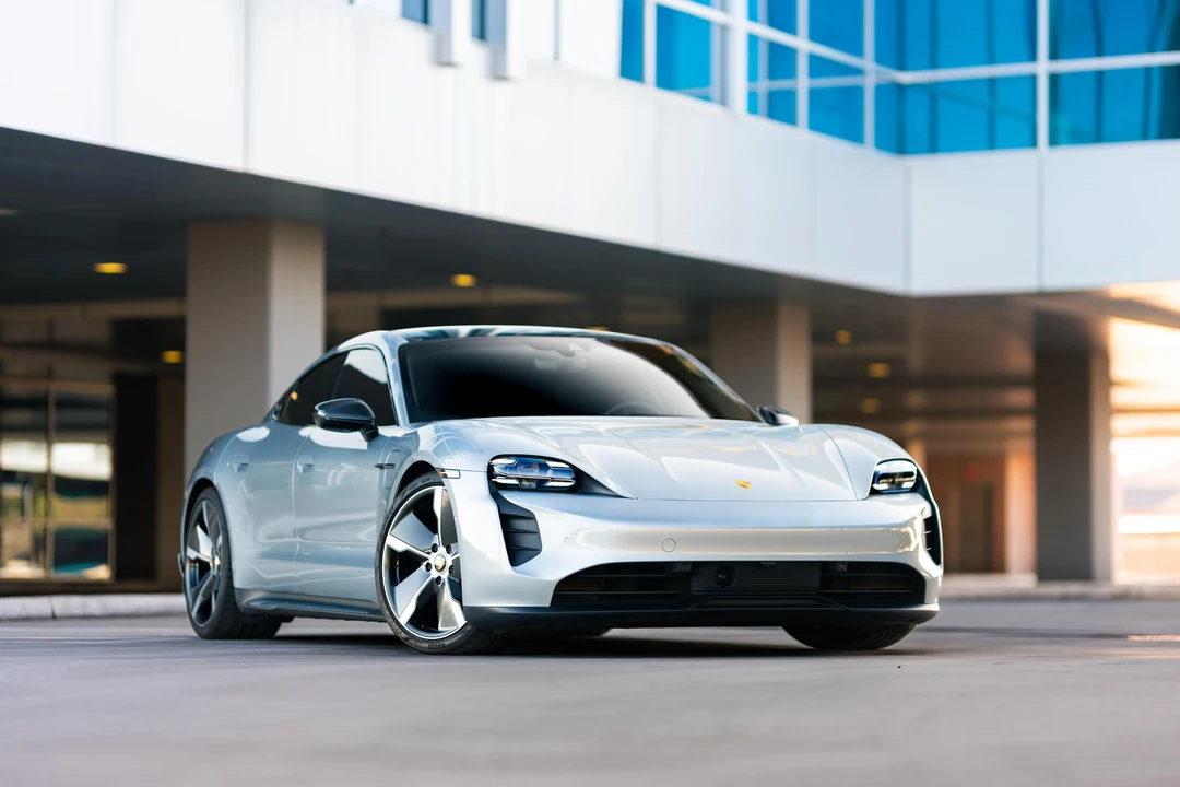 2020 Porsche Taycan 4S - Image 12 of 31