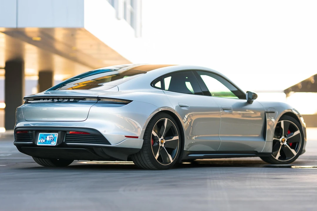 2020 Porsche Taycan 4S - Image 4 of 31