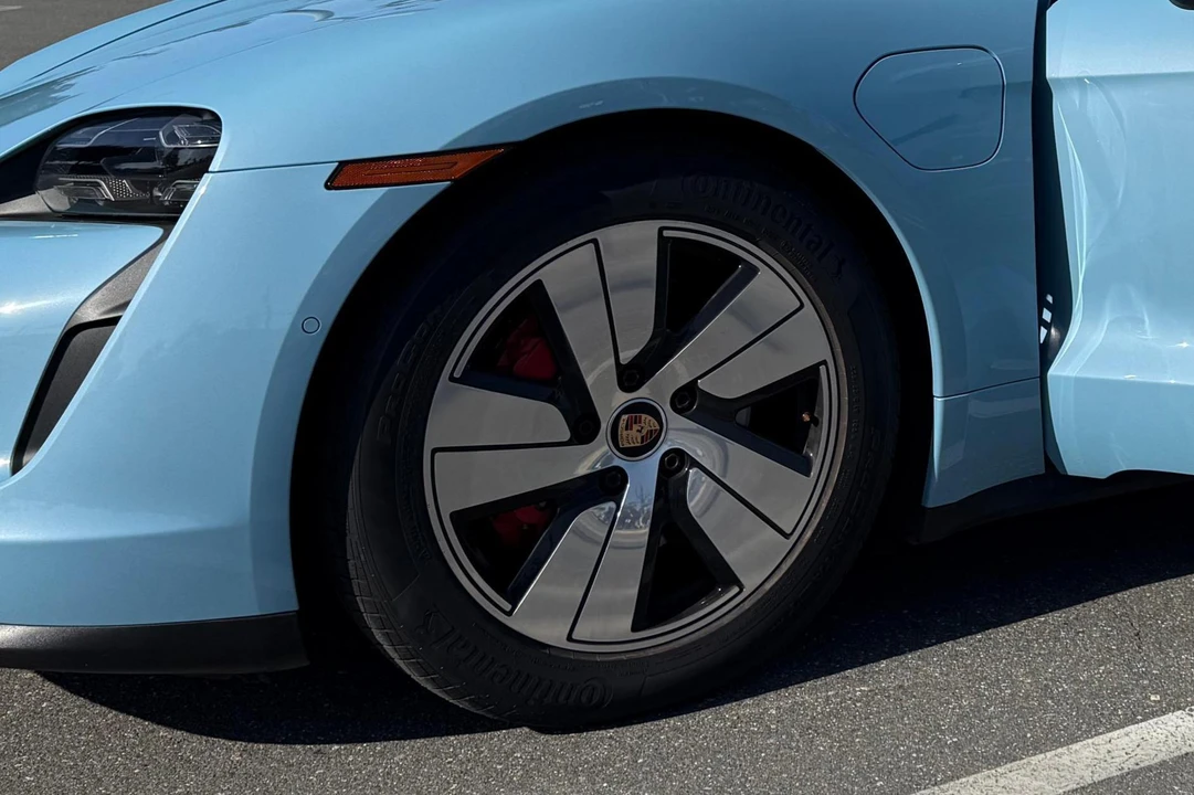 2020 Porsche Taycan 4S - Image 20 of 31