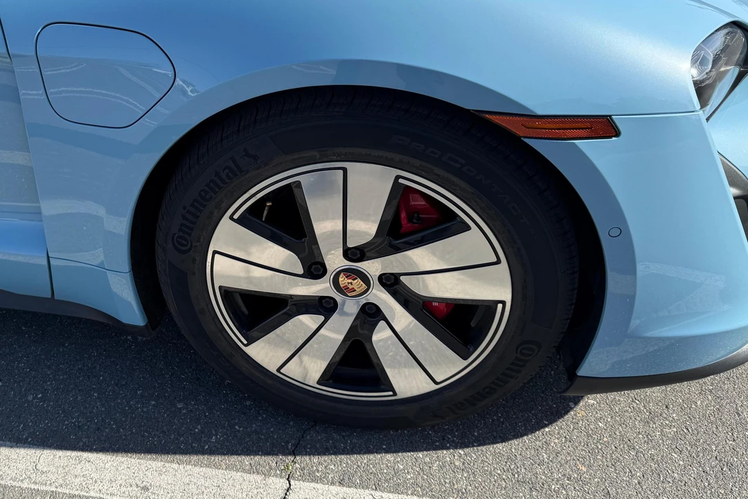 2020 Porsche Taycan 4S - Image 23 of 31