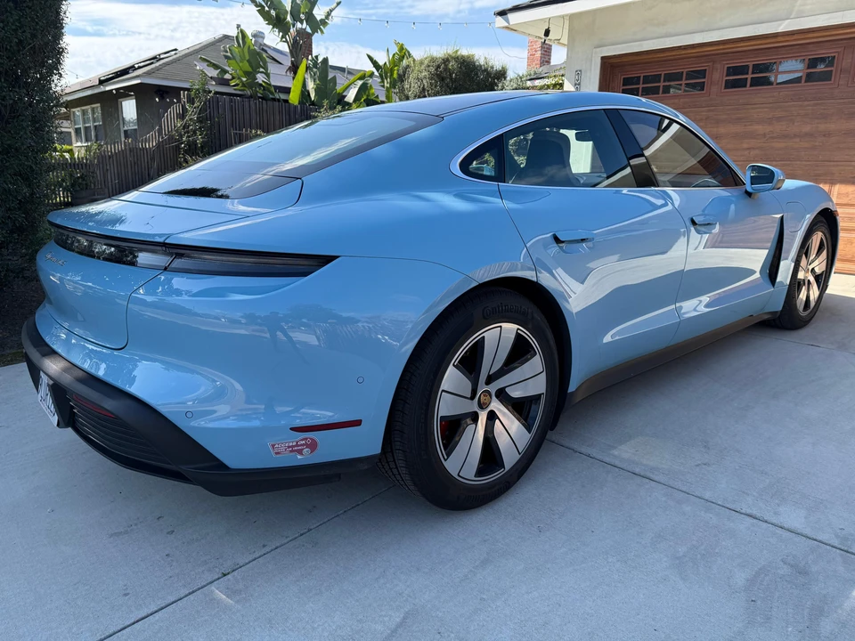 2020 Porsche Taycan 4S - Image 10 of 31