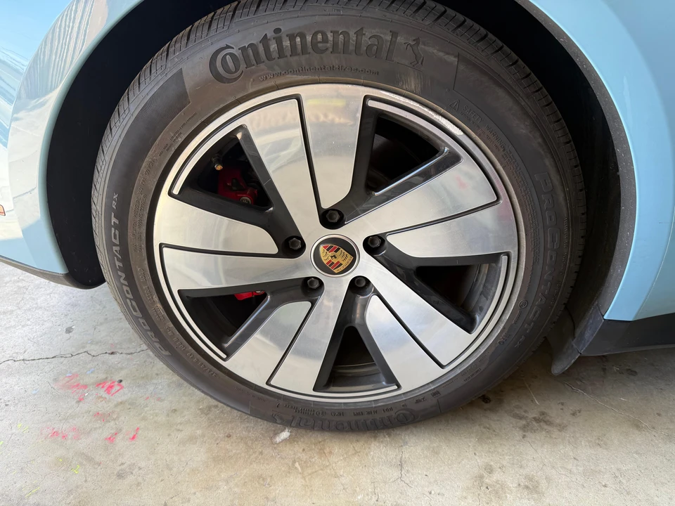 2020 Porsche Taycan 4S - Image 22 of 31