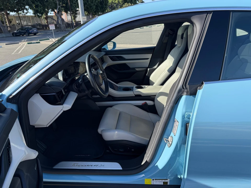 2020 Porsche Taycan 4S - Image 28 of 31