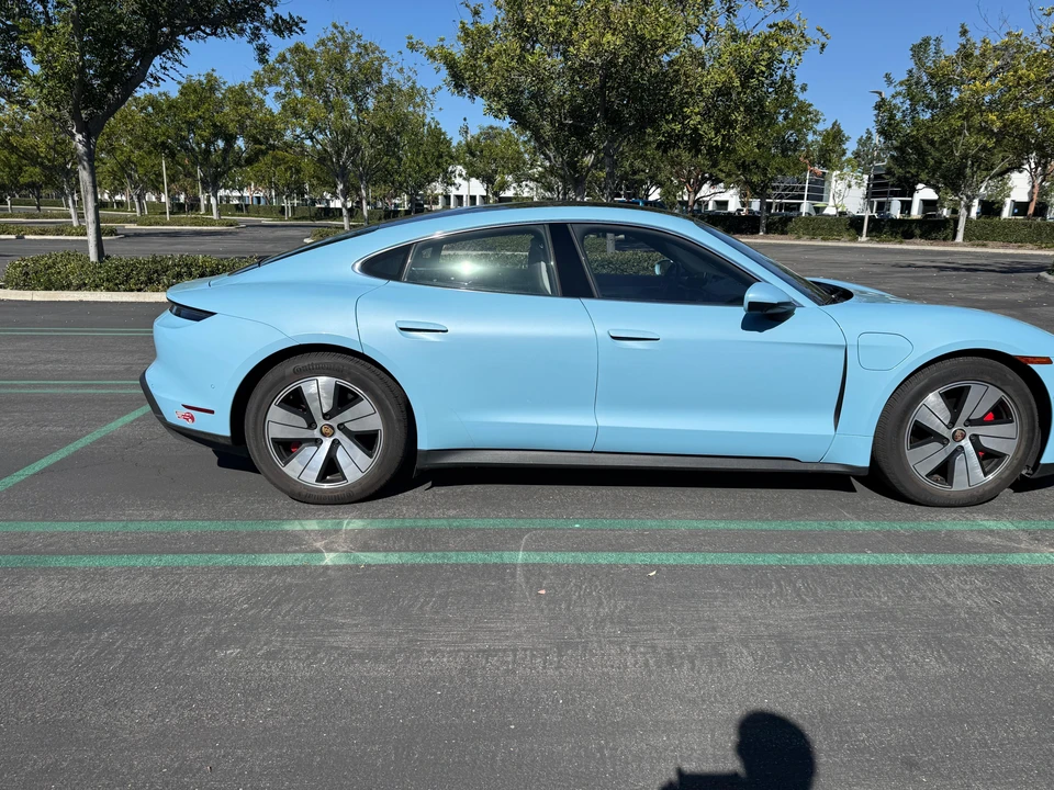 2020 Porsche Taycan 4S - Image 18 of 31