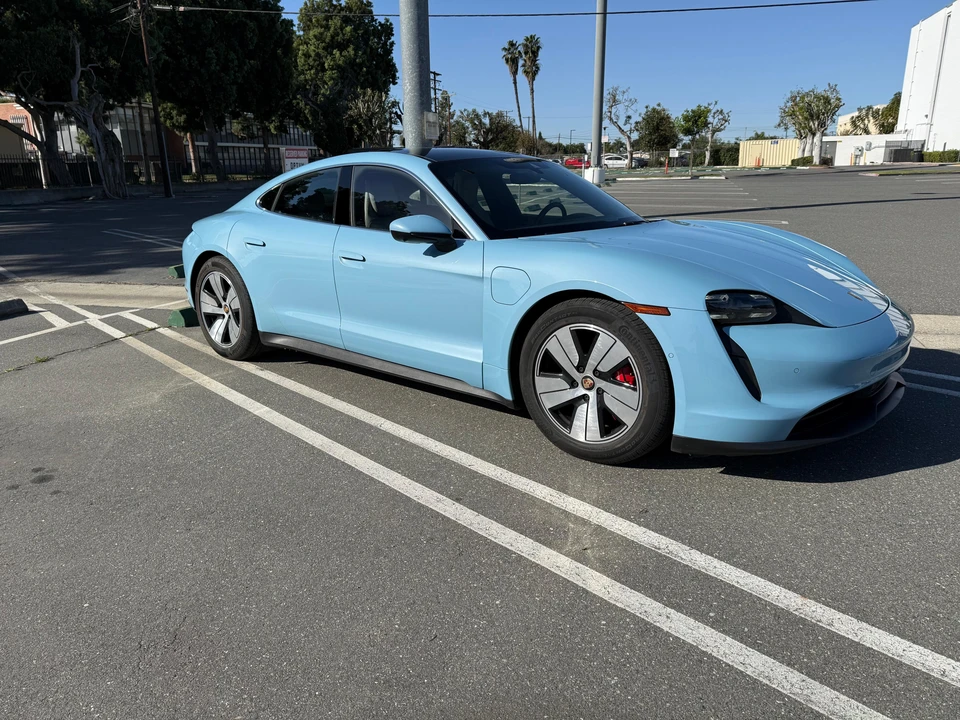 2020 Porsche Taycan 4S - Image 12 of 31
