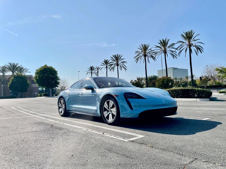 2020 Porsche Taycan 4S - Image 14 of 31