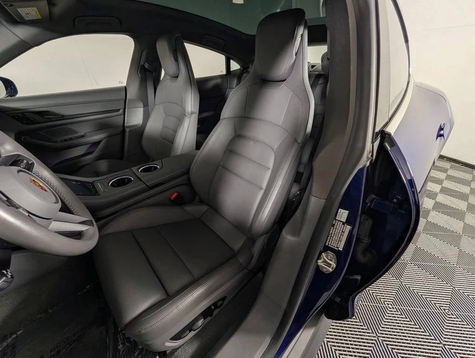 2020 Porsche Taycan 4S - Image 5 of 5