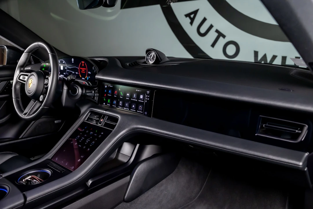 2020 Porsche Taycan 4S - Image 7 of 12