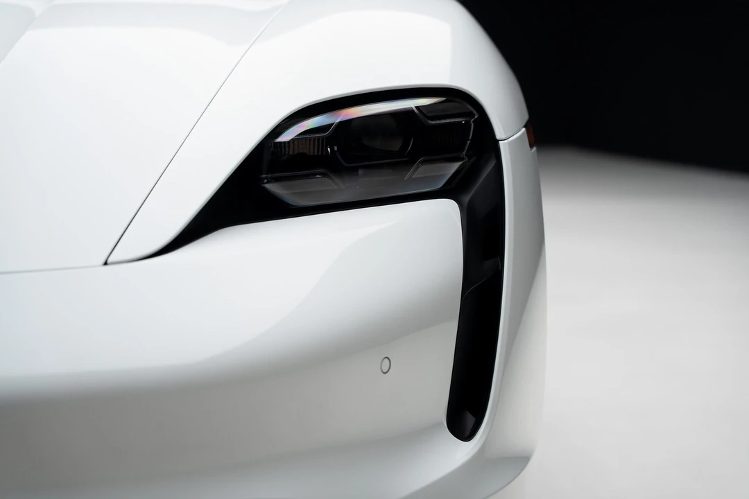 2020 Porsche Taycan 4S - Image 9 of 12