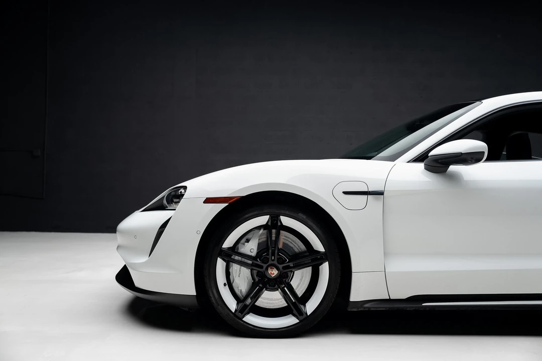 2020 Porsche Taycan 4S - Image 17 of 21