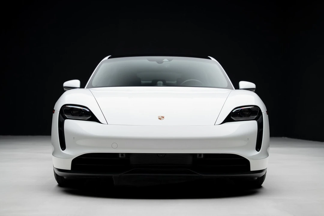 2020 Porsche Taycan 4S - Image 7 of 12