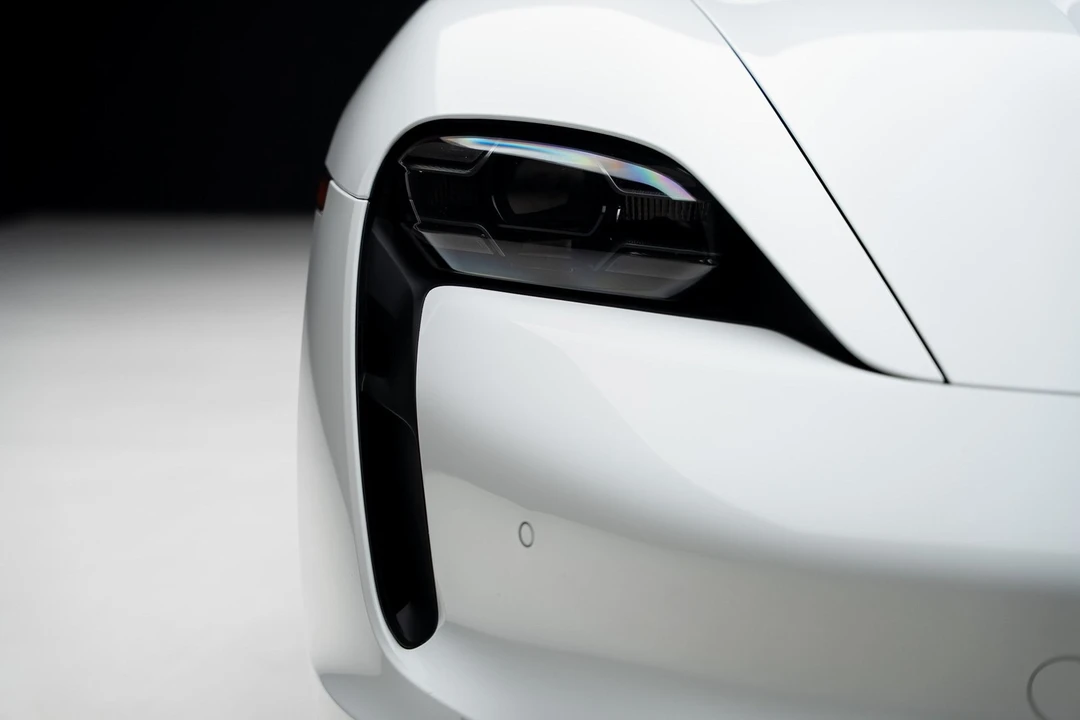 2020 Porsche Taycan 4S - Image 8 of 12