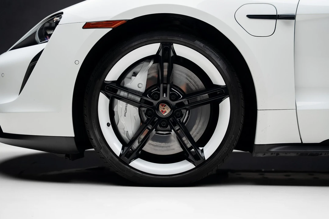 2020 Porsche Taycan 4S - Image 18 of 21