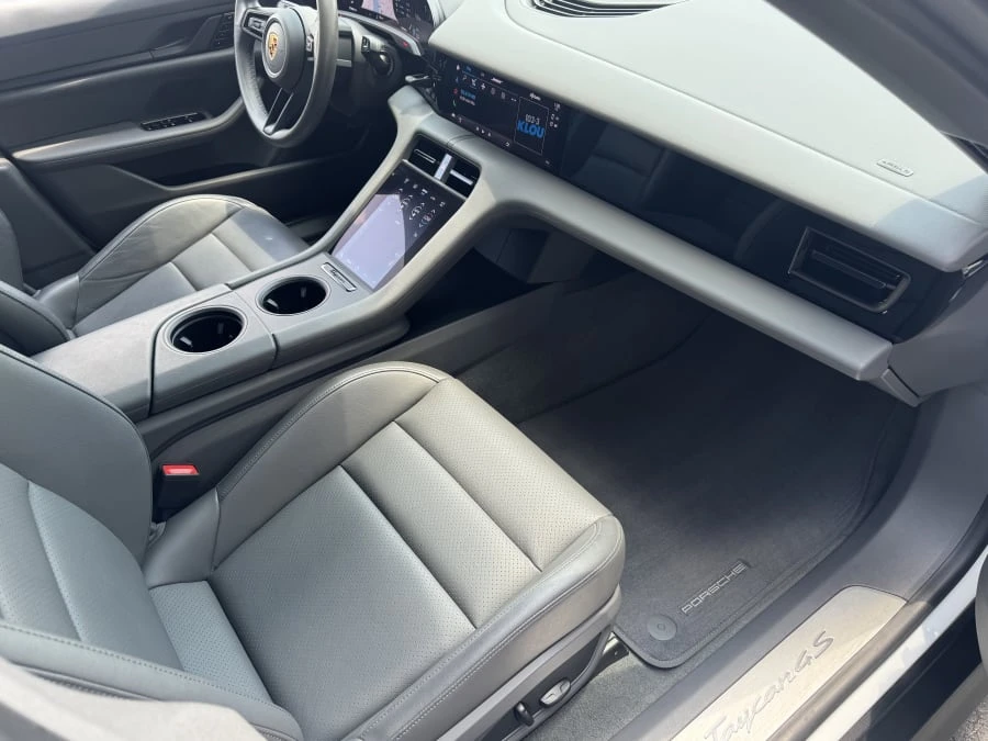 2020 Porsche Taycan 4S - Image 9 of 11