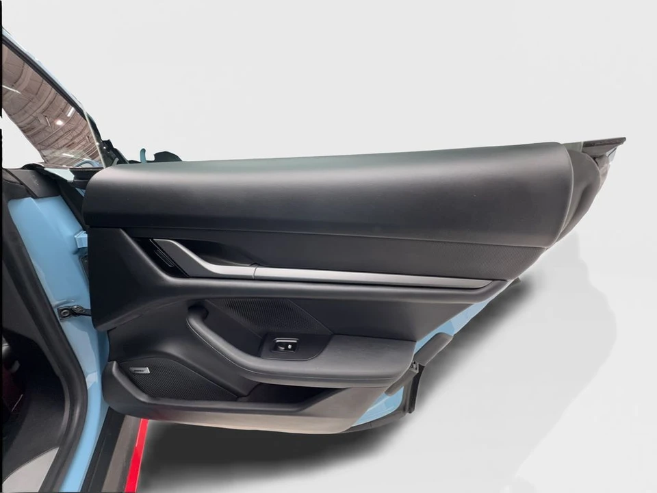 2020 Porsche Taycan 4S - Image 27 of 31