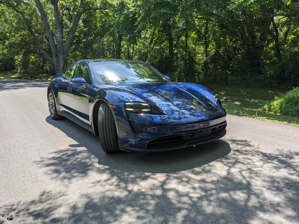 2020 Porsche Taycan 4S - Image 17 of 31