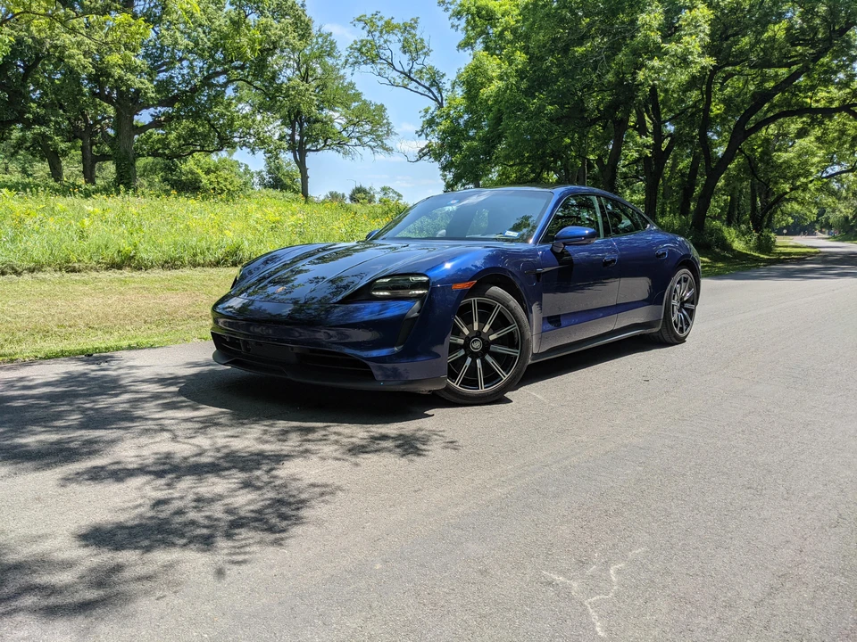 2020 Porsche Taycan 4S - Image 8 of 31
