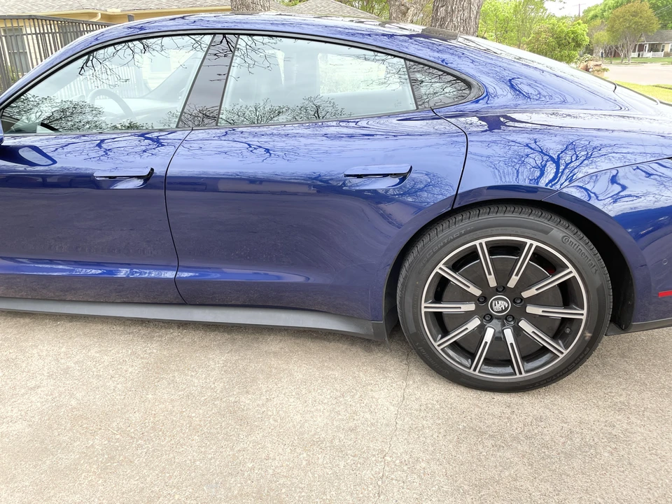 2020 Porsche Taycan 4S - Image 26 of 31