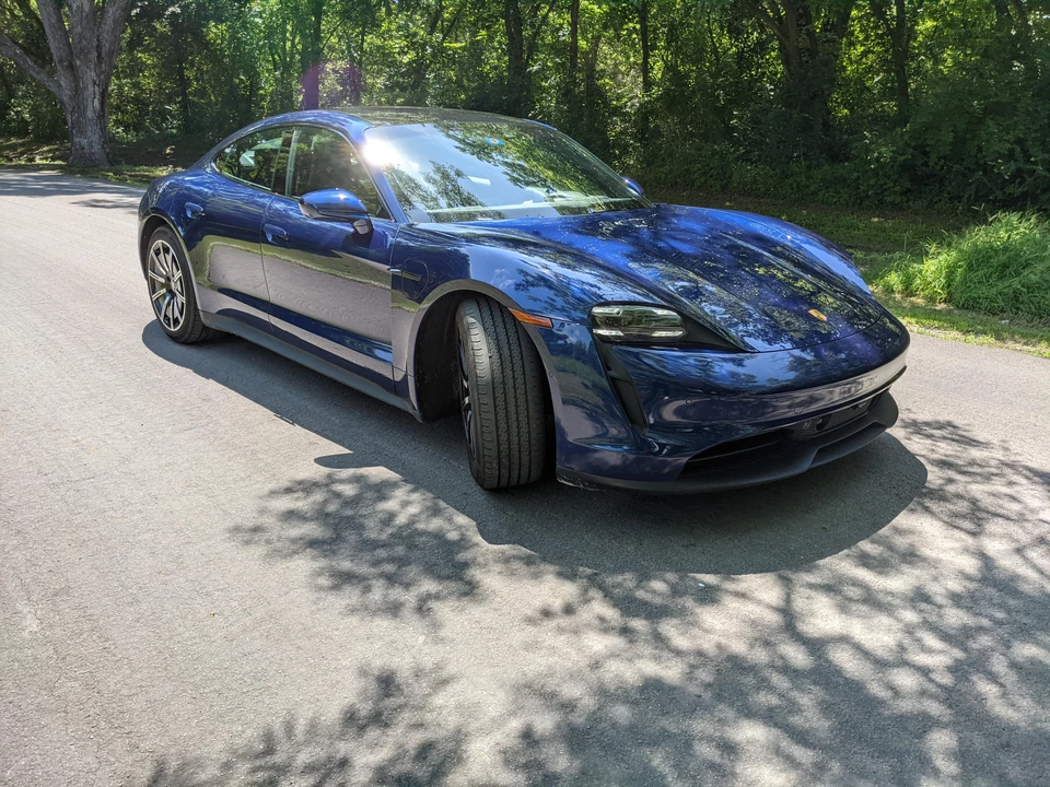 2020 Porsche Taycan 4S - Image 16 of 31