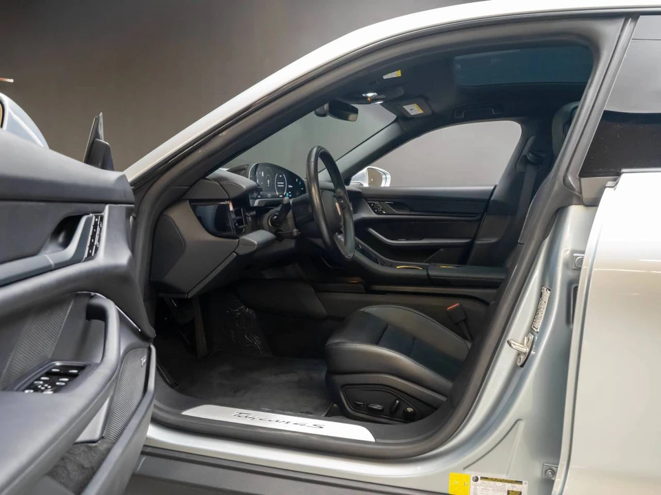 2020 Porsche Taycan 4S - Image 4 of 5