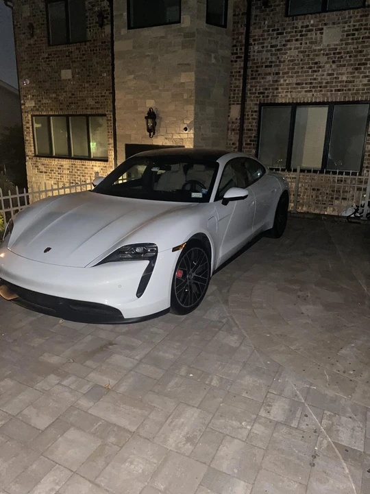 2020 Porsche Taycan 4S - Image 16 of 31