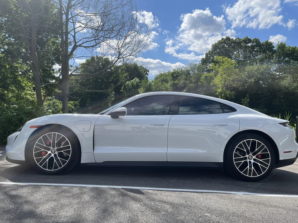 2020 Porsche Taycan 4S - Image 18 of 31