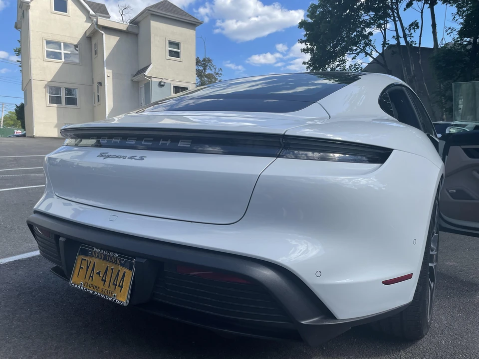 2020 Porsche Taycan 4S - Image 26 of 31