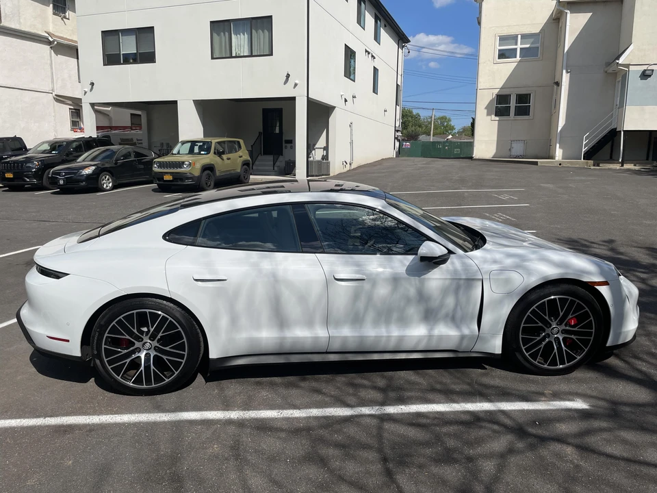 2020 Porsche Taycan 4S - Image 29 of 31