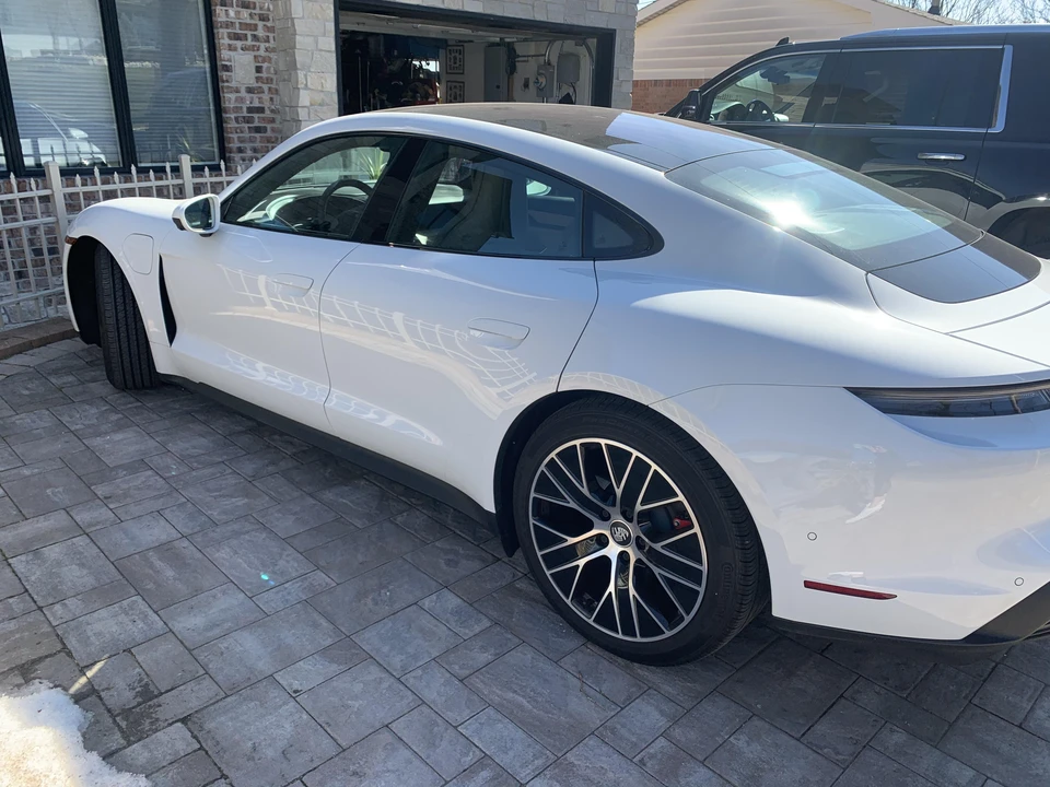 2020 Porsche Taycan 4S - Image 21 of 31