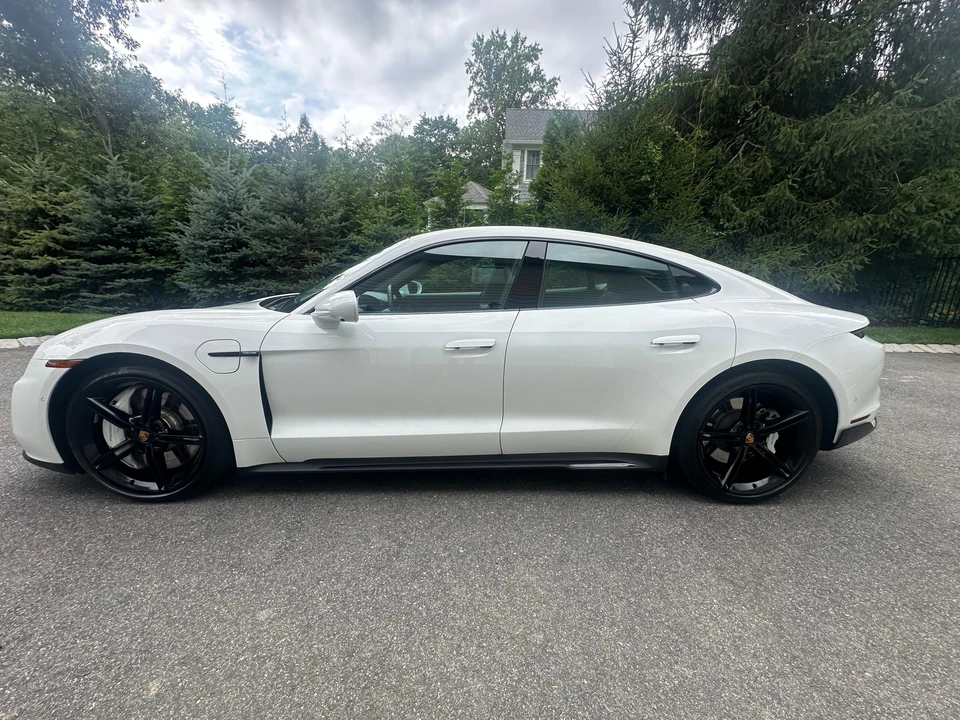 2020 Porsche Taycan 4S - Image 12 of 31