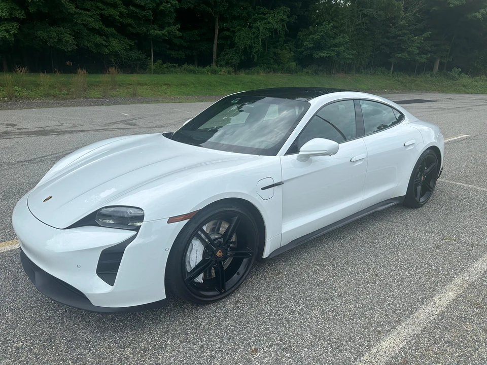 2020 Porsche Taycan 4S - Image 9 of 31