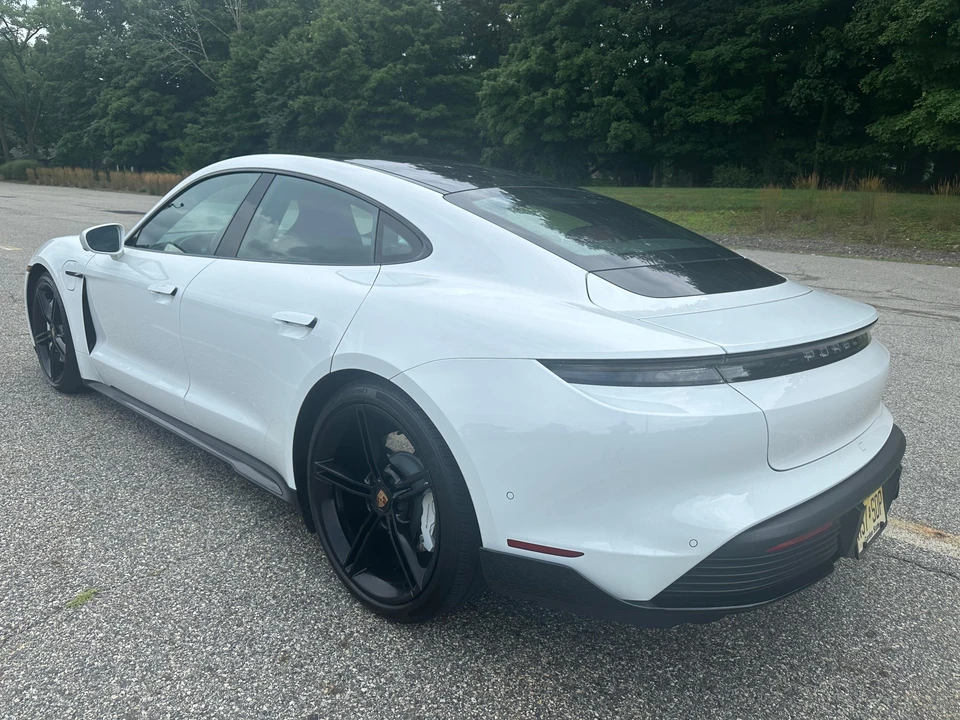 2020 Porsche Taycan 4S - Image 16 of 31