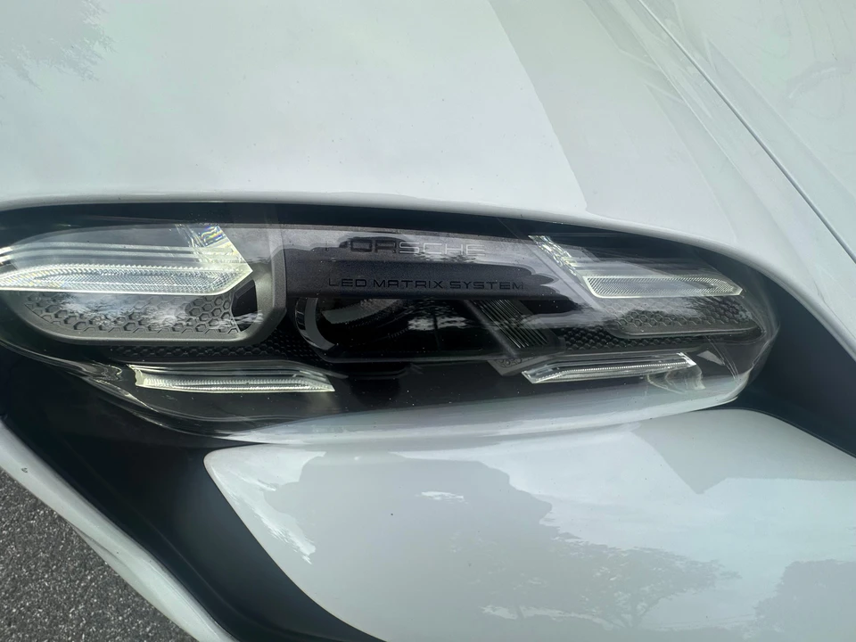 2020 Porsche Taycan 4S - Image 26 of 31