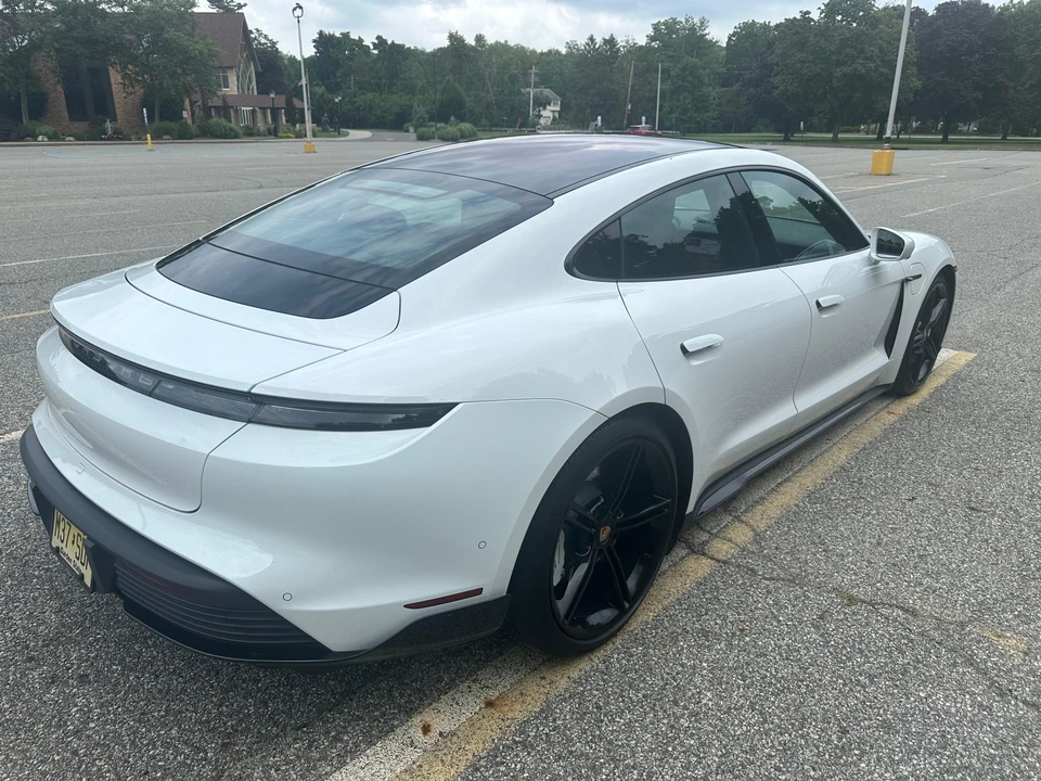 2020 Porsche Taycan 4S - Image 18 of 31