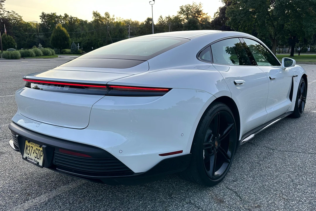 2020 Porsche Taycan 4S - Image 4 of 31