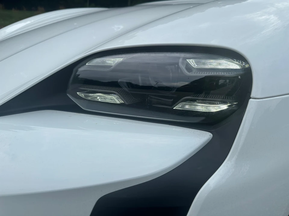 2020 Porsche Taycan 4S - Image 30 of 31