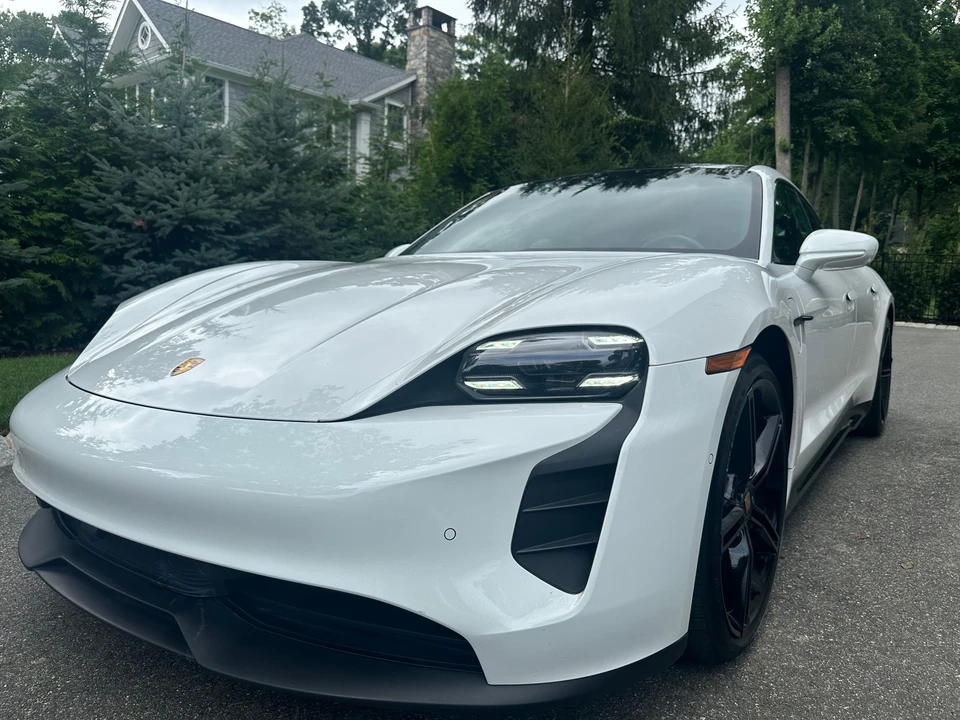 2020 Porsche Taycan 4S - Image 8 of 31