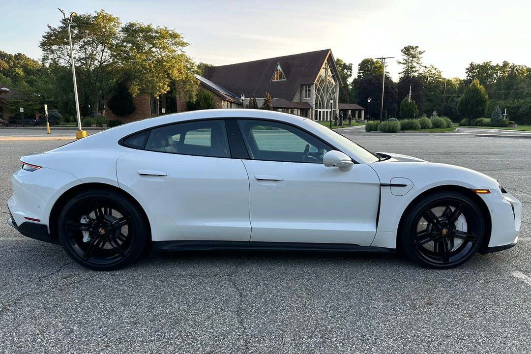 2020 Porsche Taycan 4S - Image 3 of 31