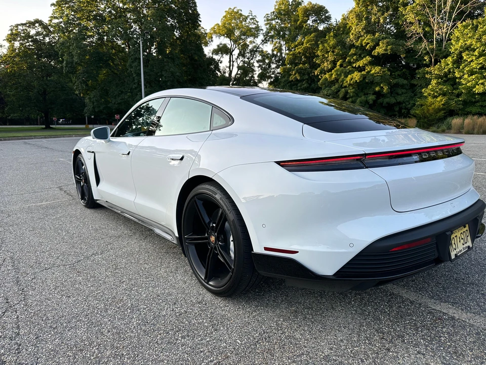 2020 Porsche Taycan 4S - Image 15 of 31
