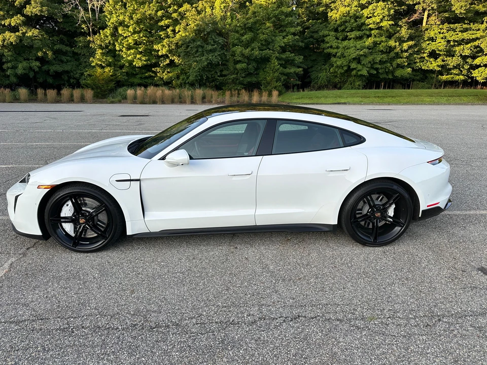 2020 Porsche Taycan 4S - Image 14 of 31
