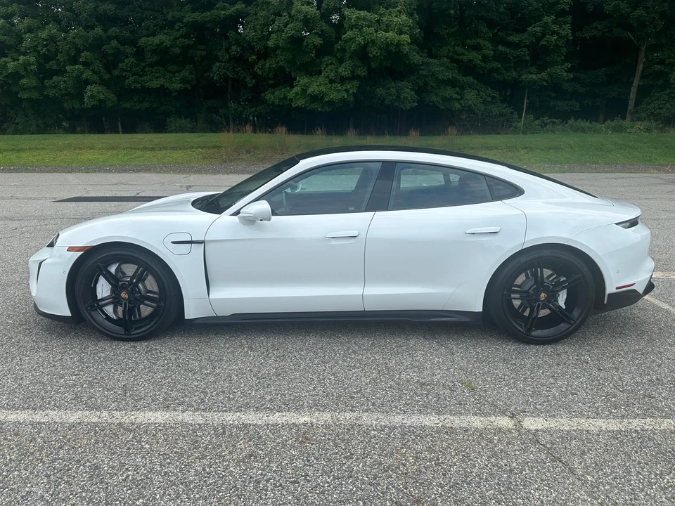 2020 Porsche Taycan 4S - Image 13 of 31