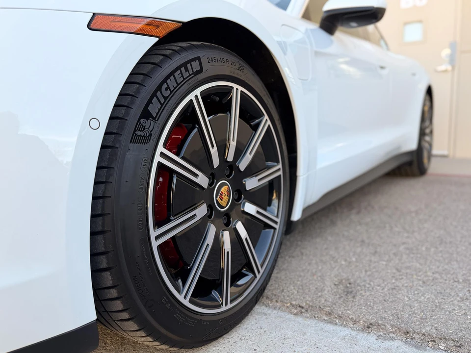 2020 Porsche Taycan 4S - Image 22 of 31