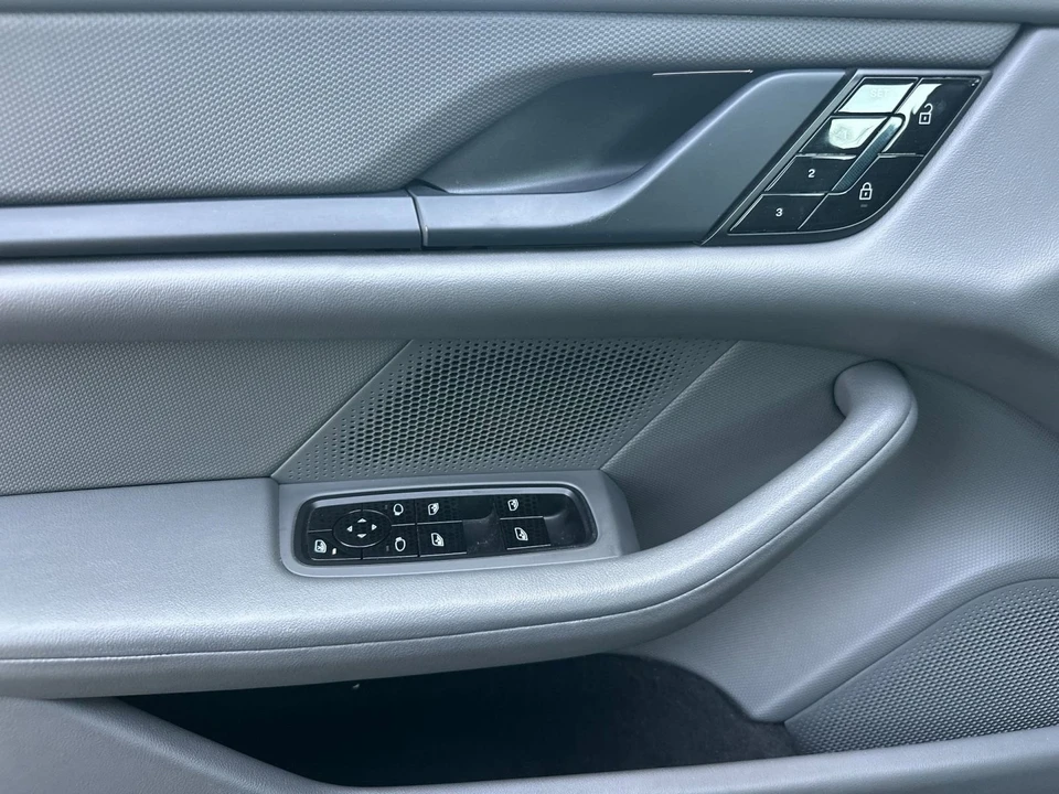 2020 Porsche Taycan 4S - Image 11 of 21