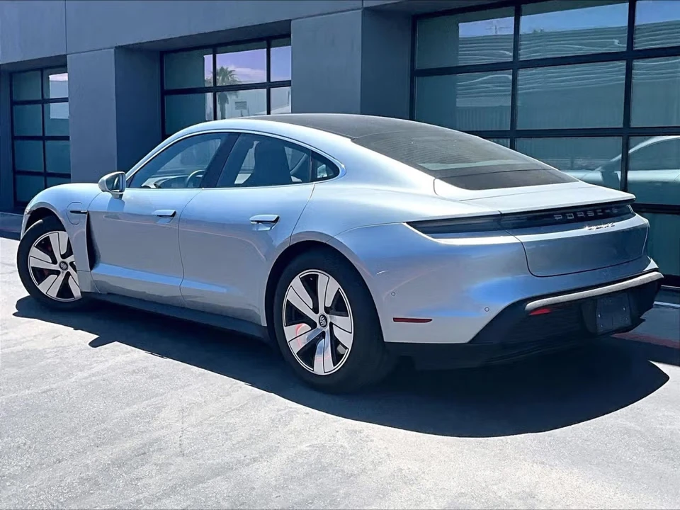 2020 Porsche Taycan 4S - Image 20 of 31