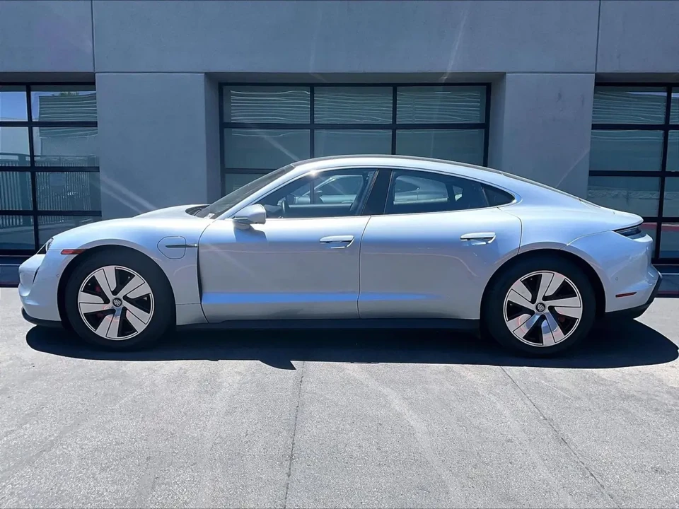 2020 Porsche Taycan 4S - Image 16 of 31