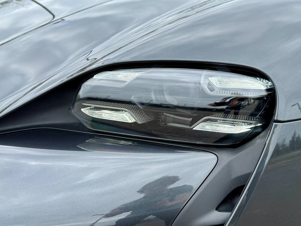 2020 Porsche Taycan 4S - Image 8 of 21