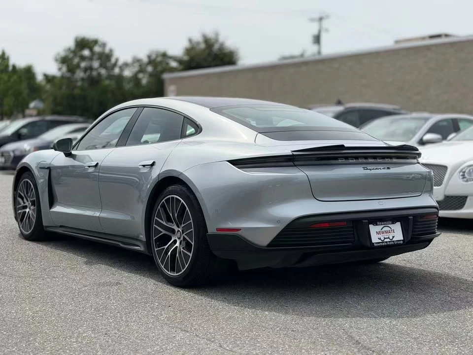 2020 Porsche Taycan - Image 7 of 19